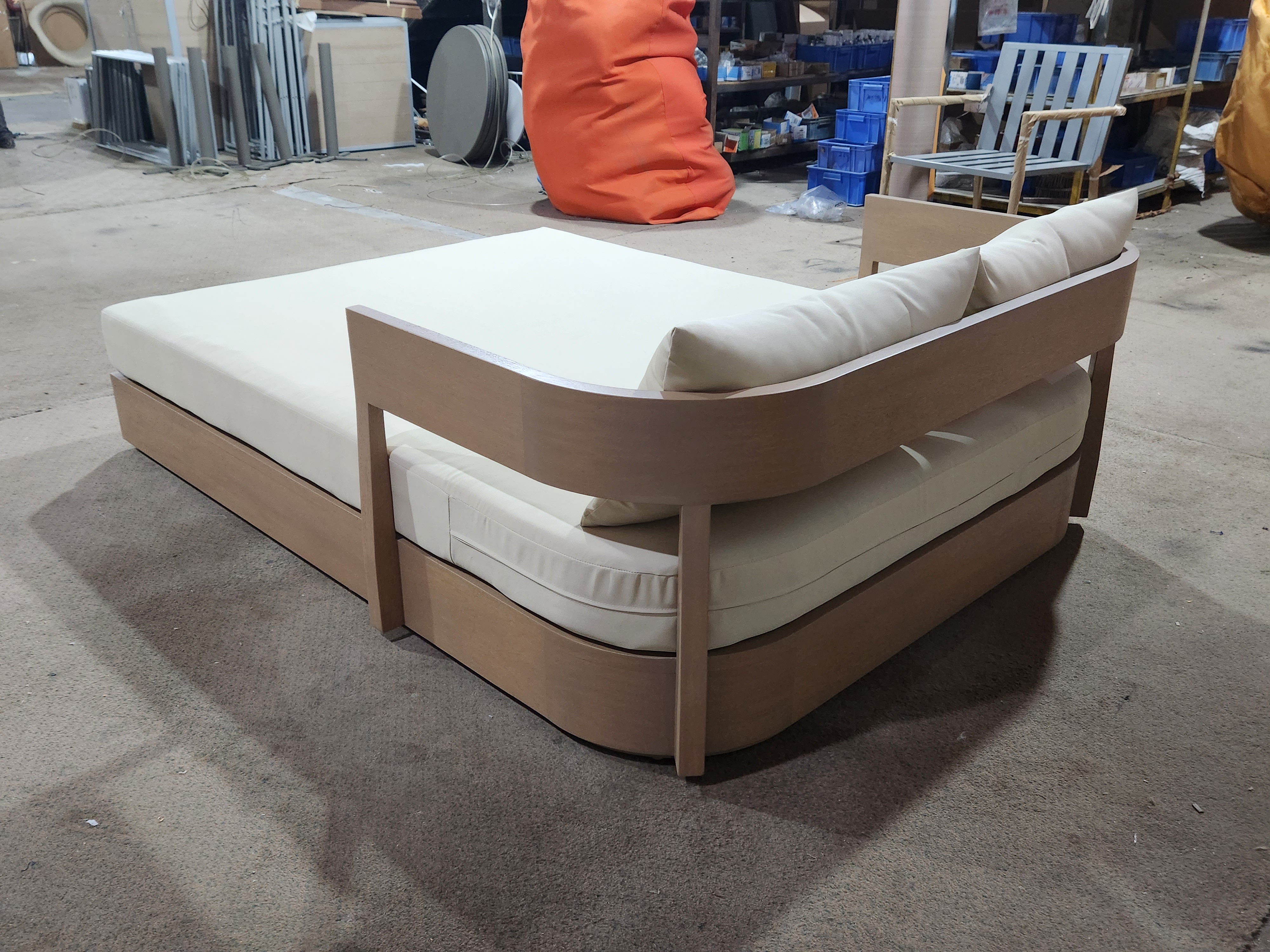 L-83-69 CF3800-B (4) Weather-resistant teak daybed