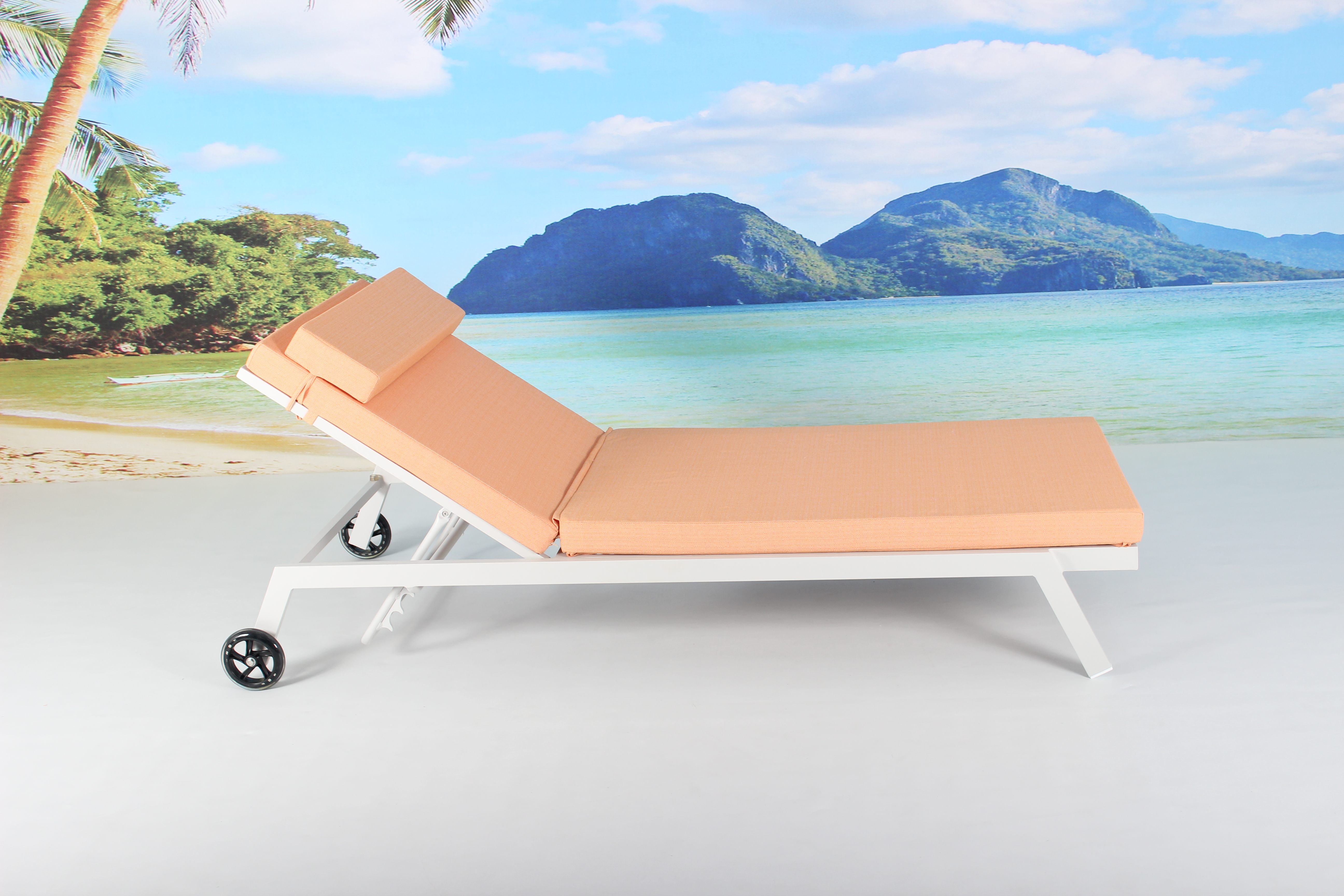 Outdoor white aluminium sun lounger with wheels