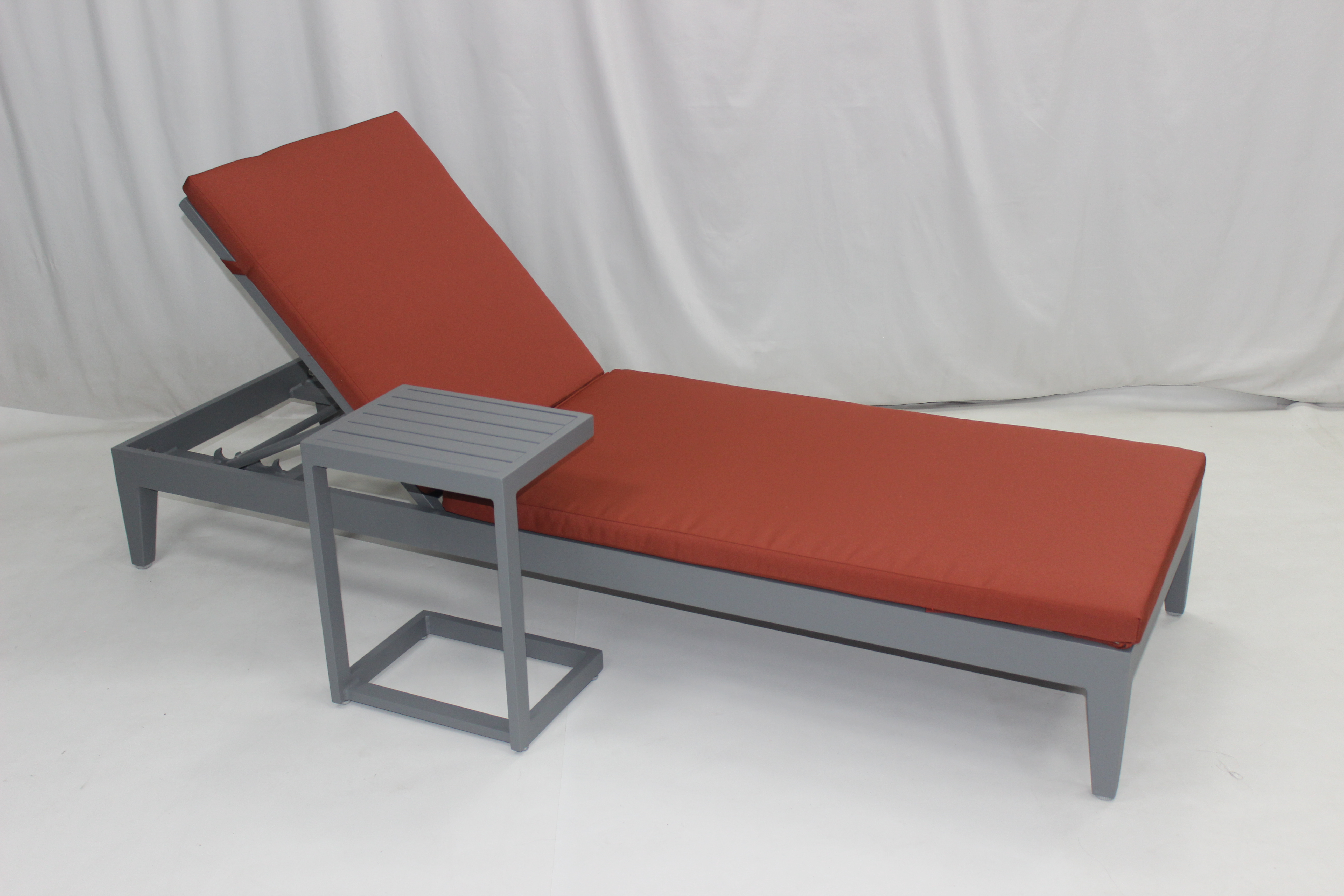 Pool furniture aluminum chaise lounge set with side table