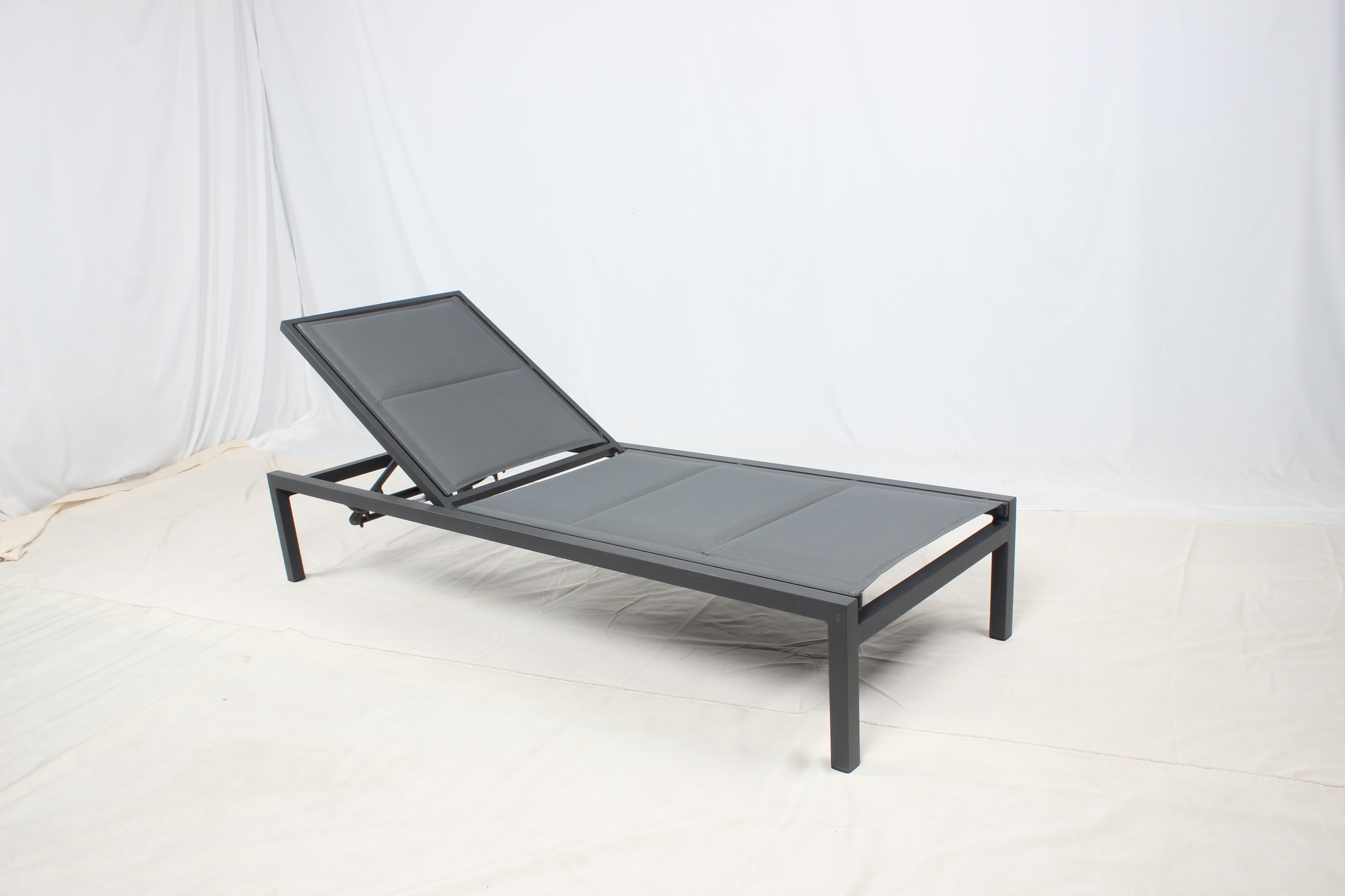 Outdoor pool aluminum reclining chaise lounge