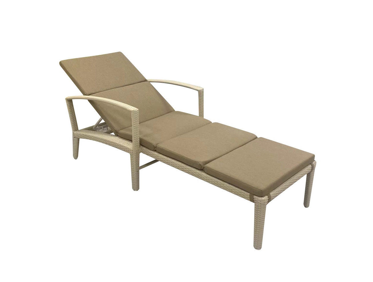 Outdoor pool wicker chaise lounge with cushion