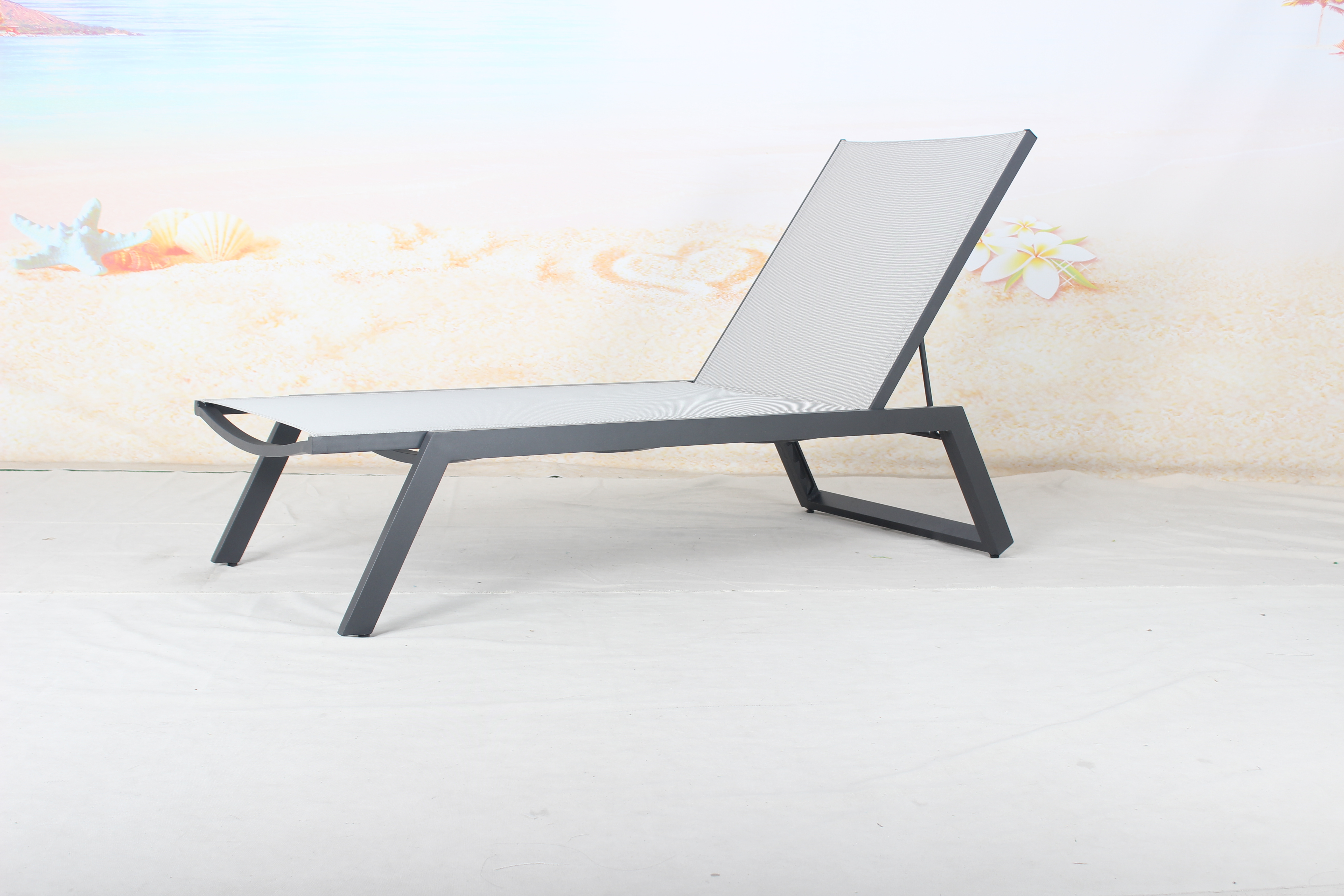 Aluminum adjustable outdoor poolside chaise lounge