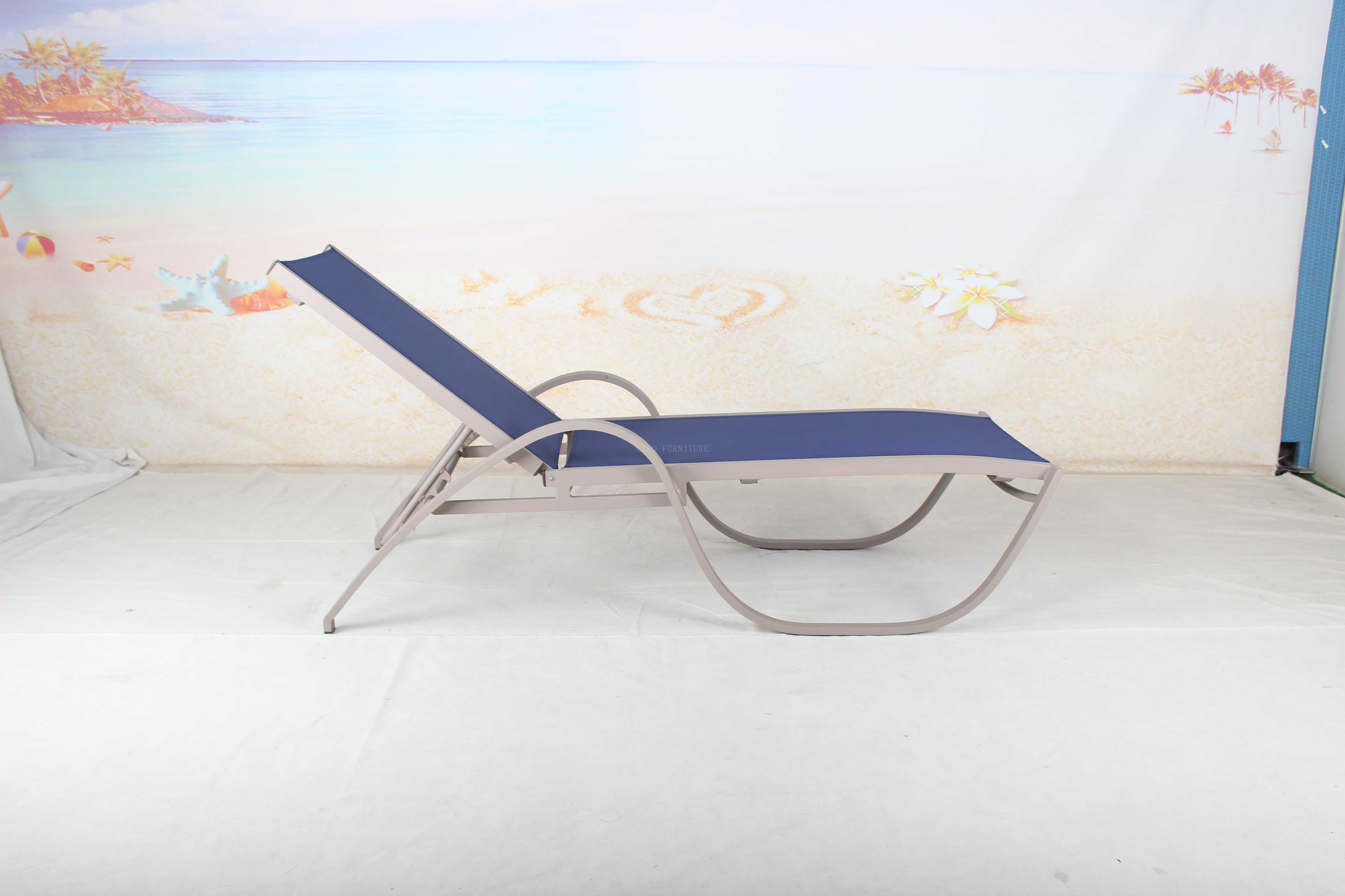 Outdoor patio pool chaise lounge chair