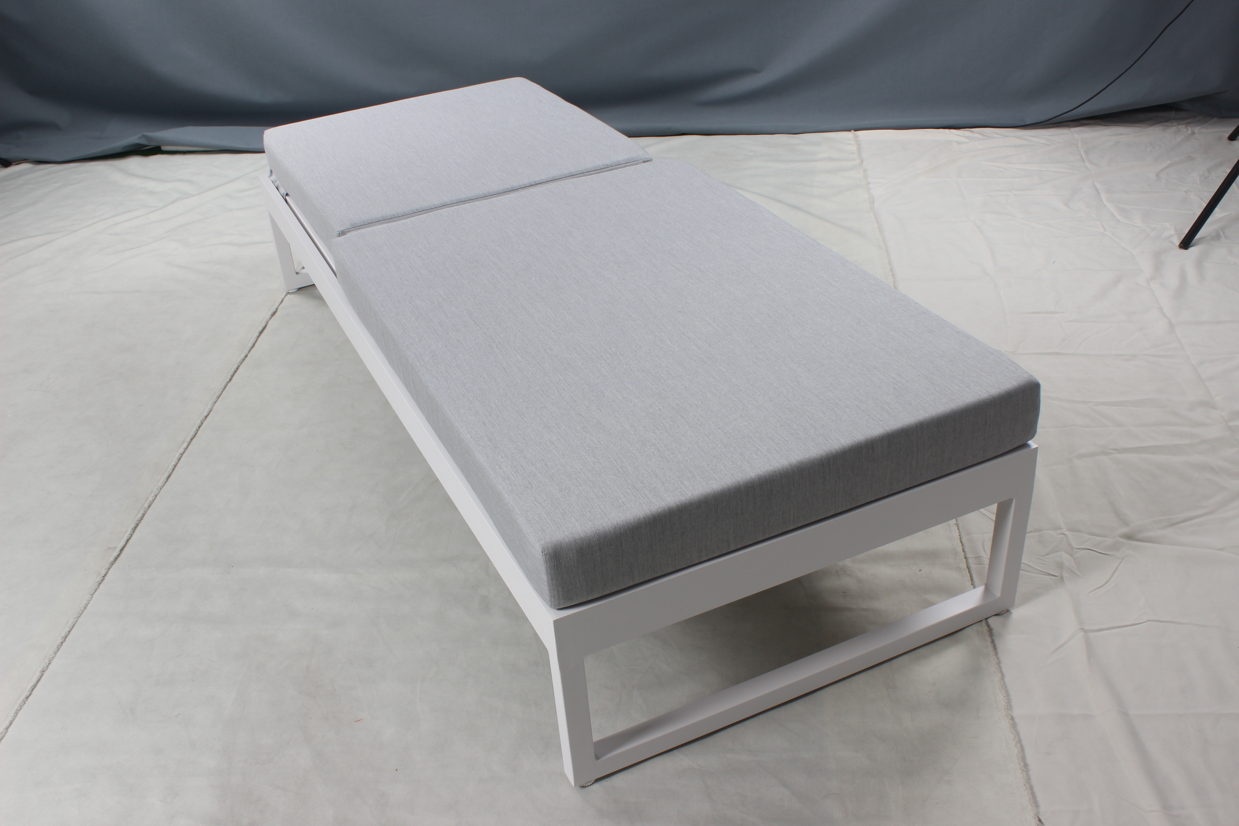 White pool outdoor aluminum lounger sunbed furniture