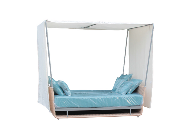 Outdoor beach lounge daybed with canopy