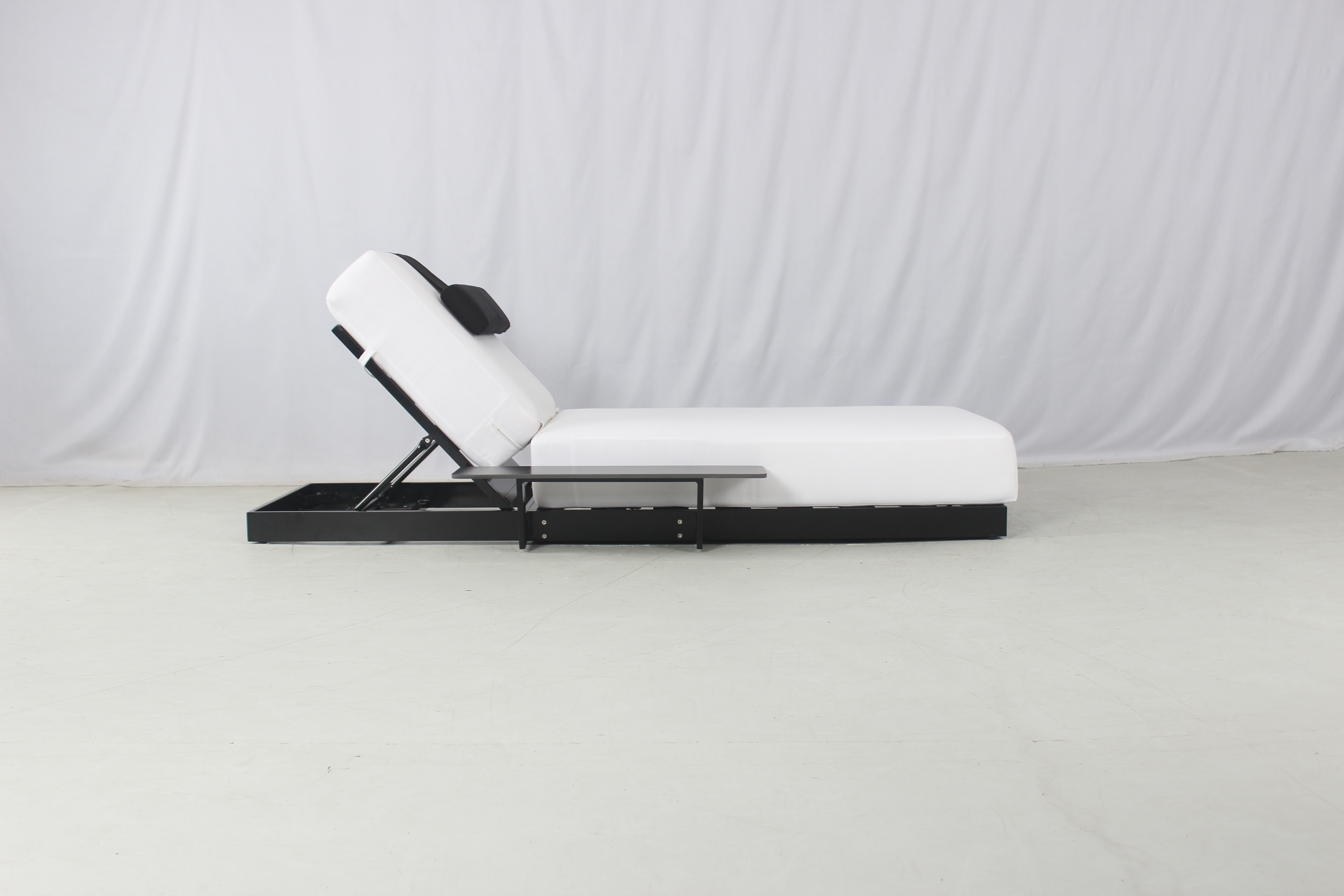 Luxury pool side outdoor black aluminum chaise lounge with thick white cushion