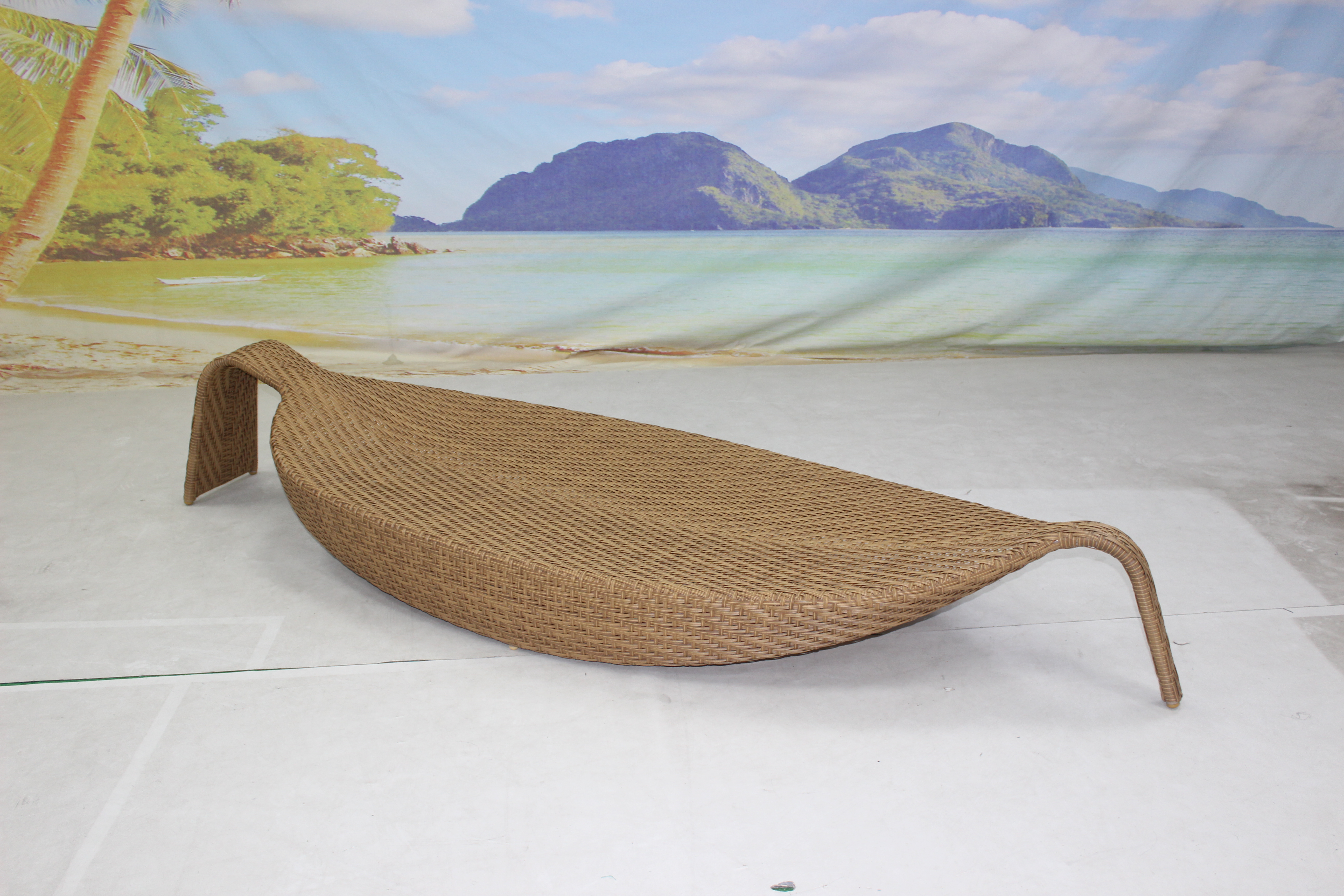 Outdoor pool leaf shape rattan beach sun lounger sunbed