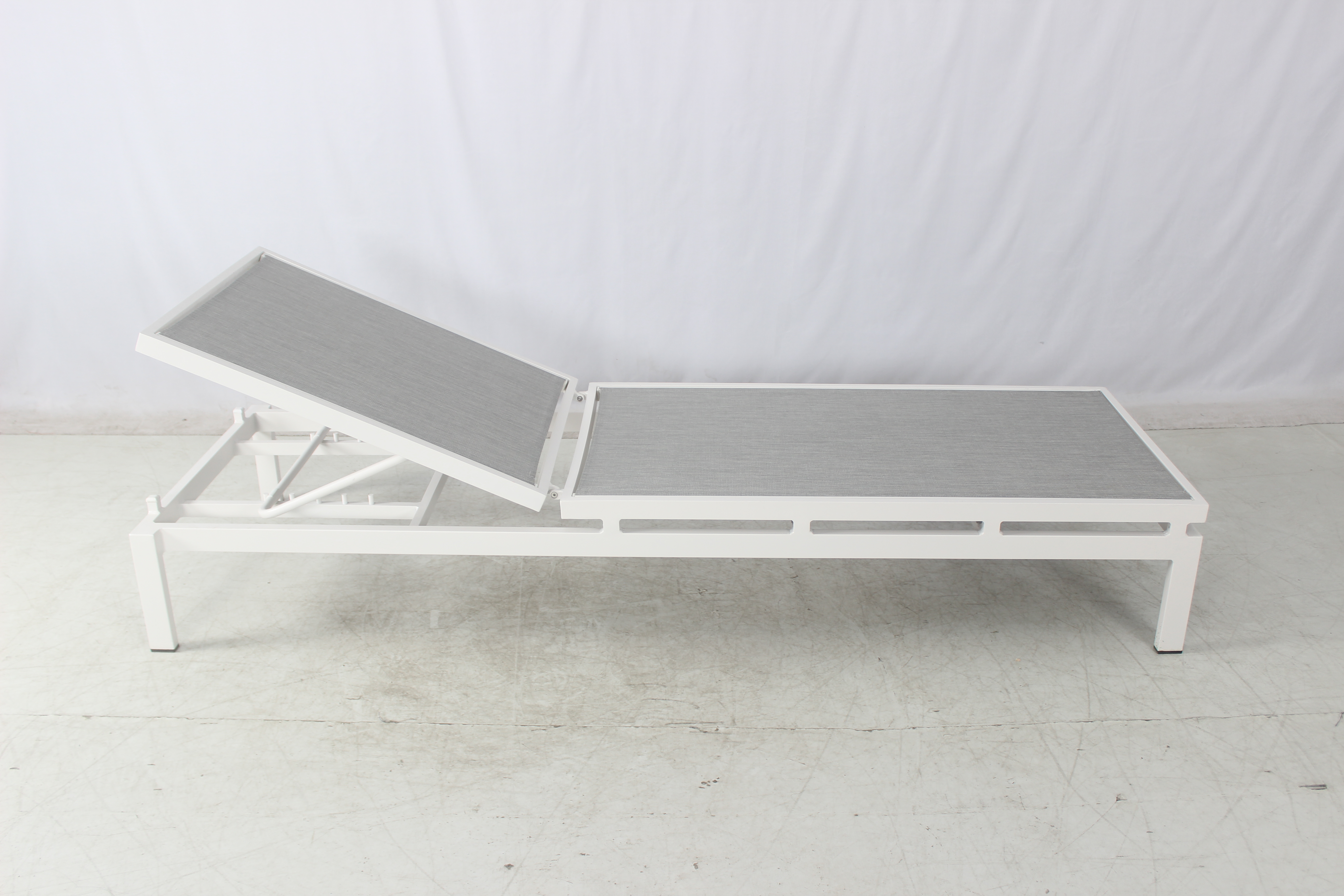 Commercial white aluminum powder coated pool sun lounger