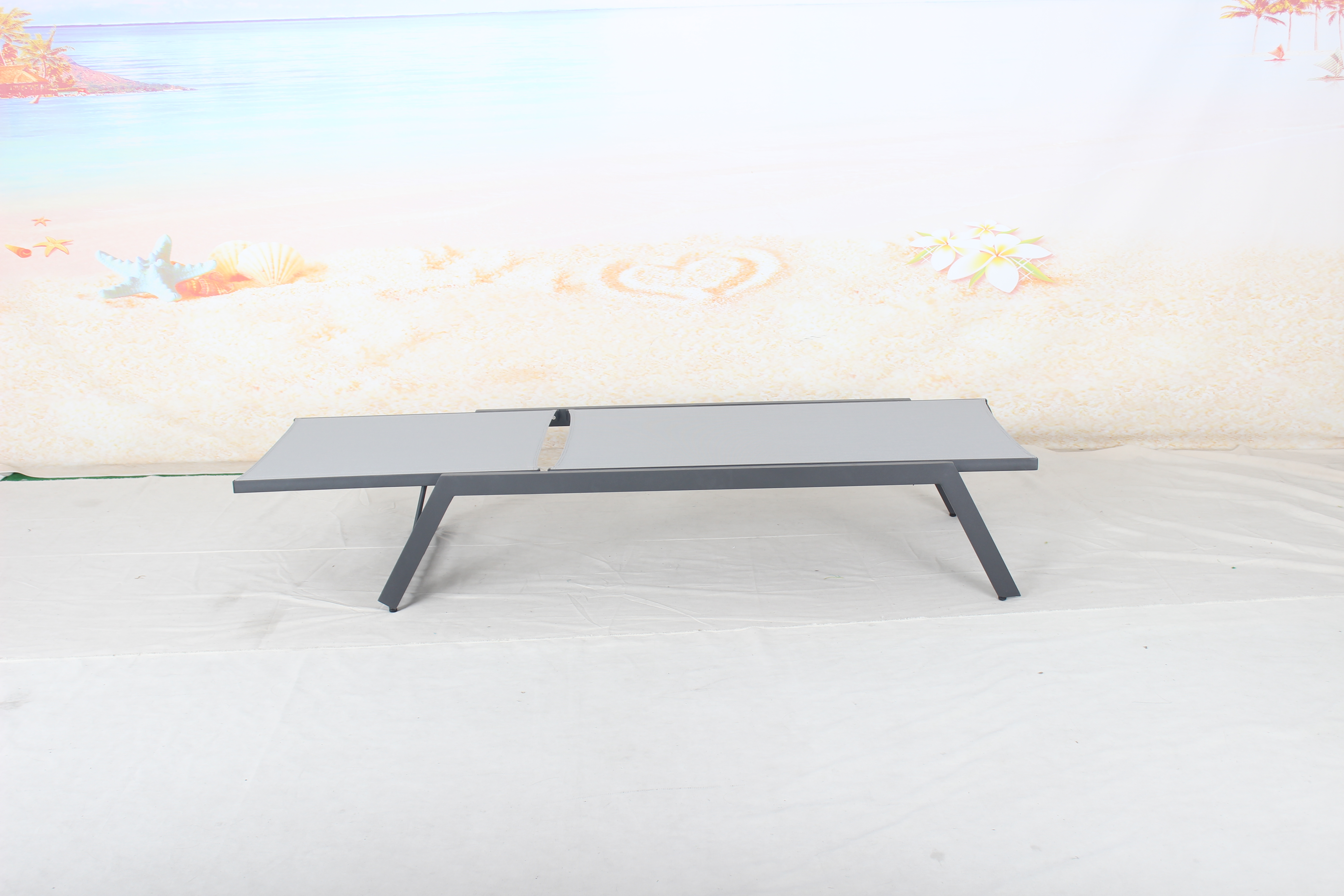 Aluminum adjustable outdoor poolside chaise lounge