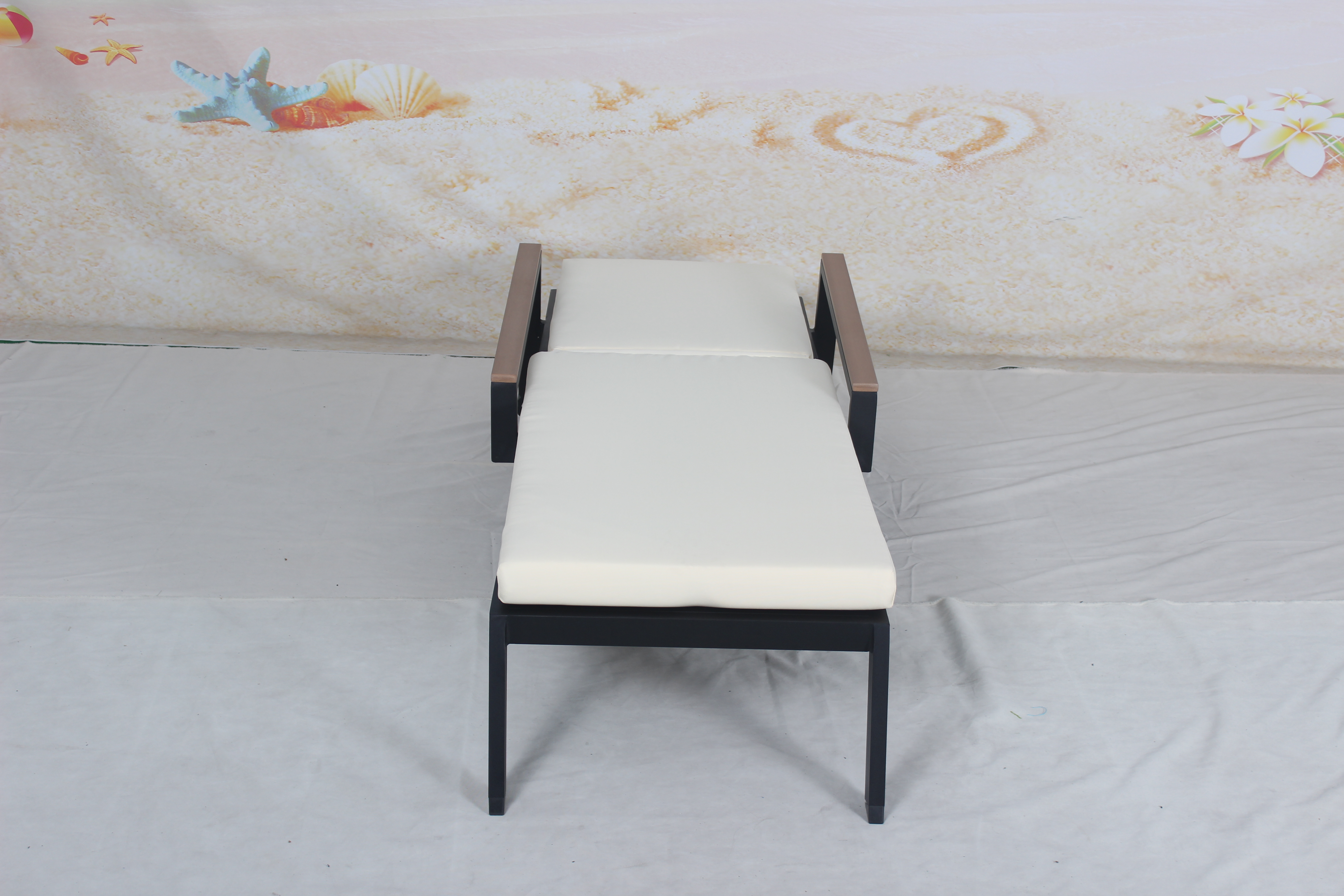 Outdoor pool furniture aluminium sun lounger with cushion