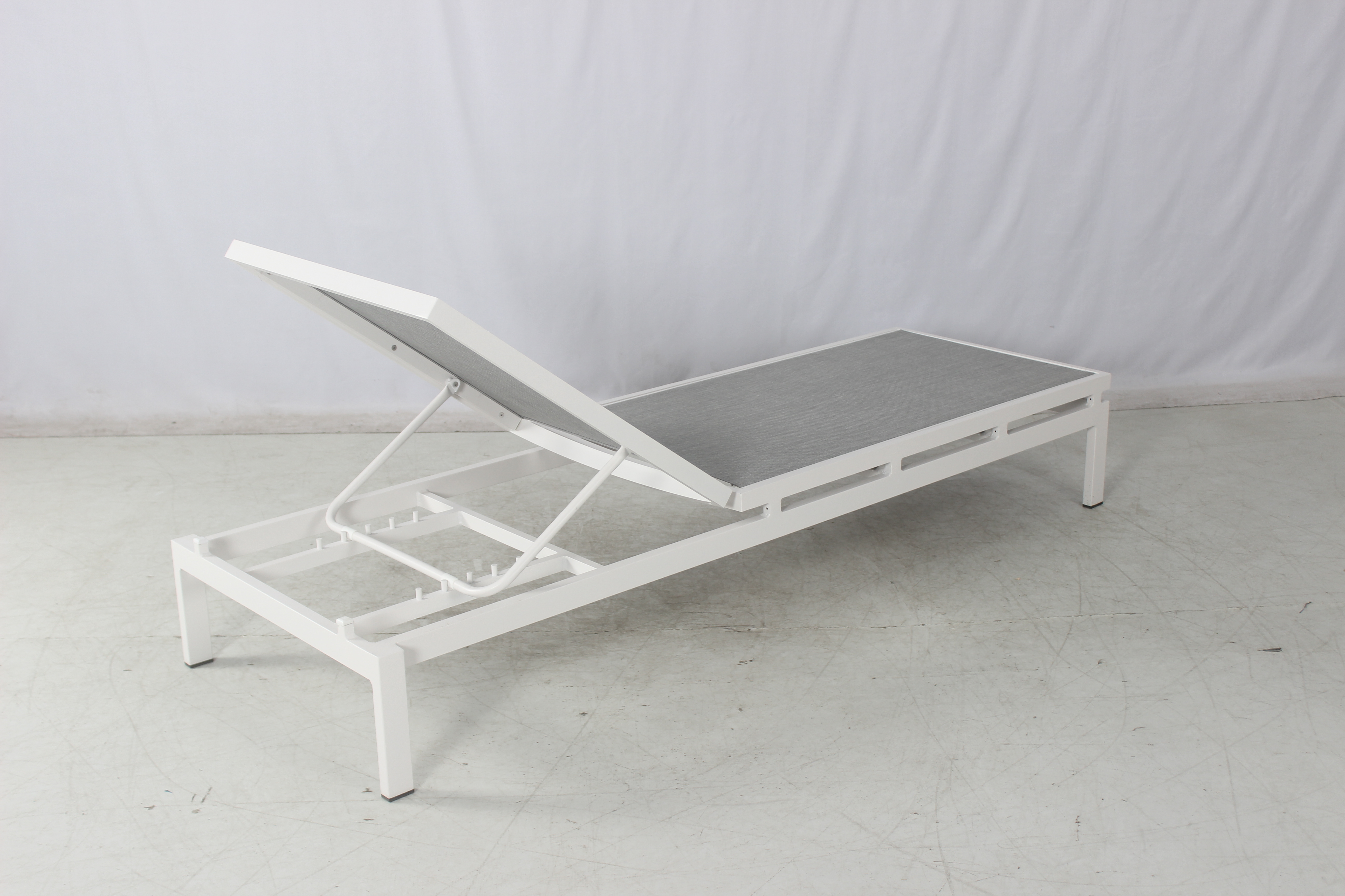 Commercial white aluminum powder coated pool sun lounger