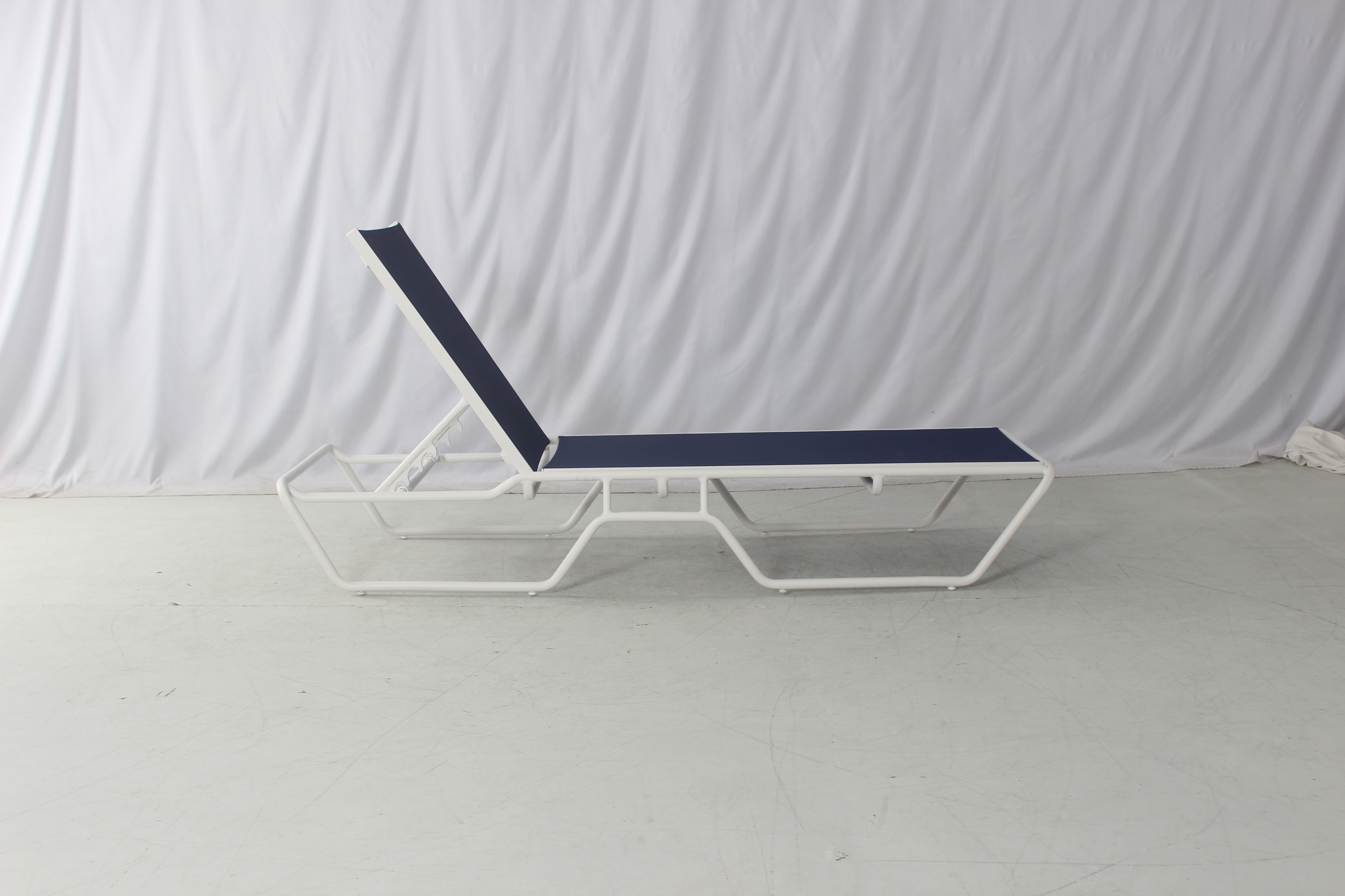 Hotel pool side furniture outdoor aluminum navy blue sling fabric chaise lounge