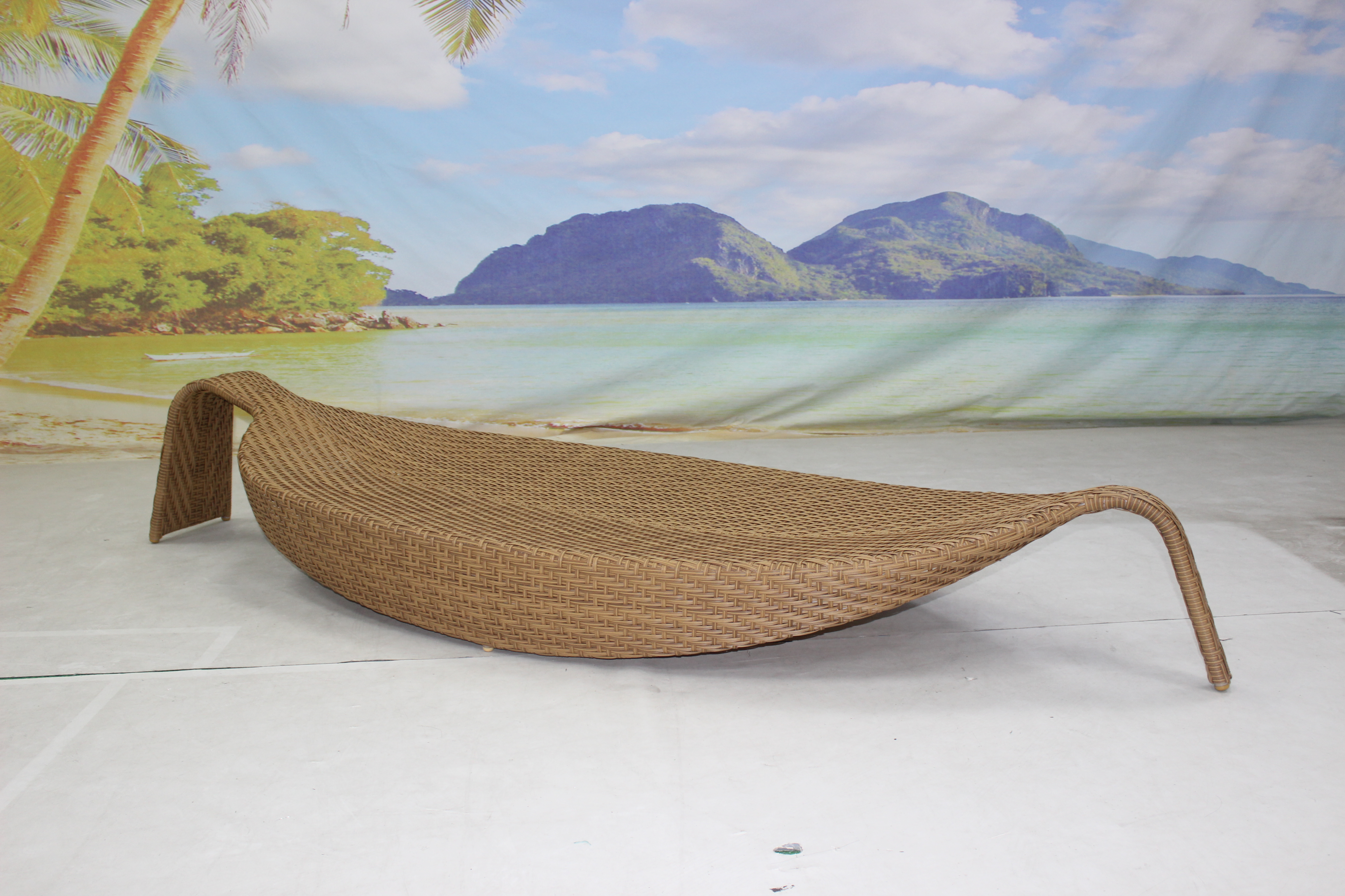 Outdoor pool leaf shape rattan beach sun lounger sunbed