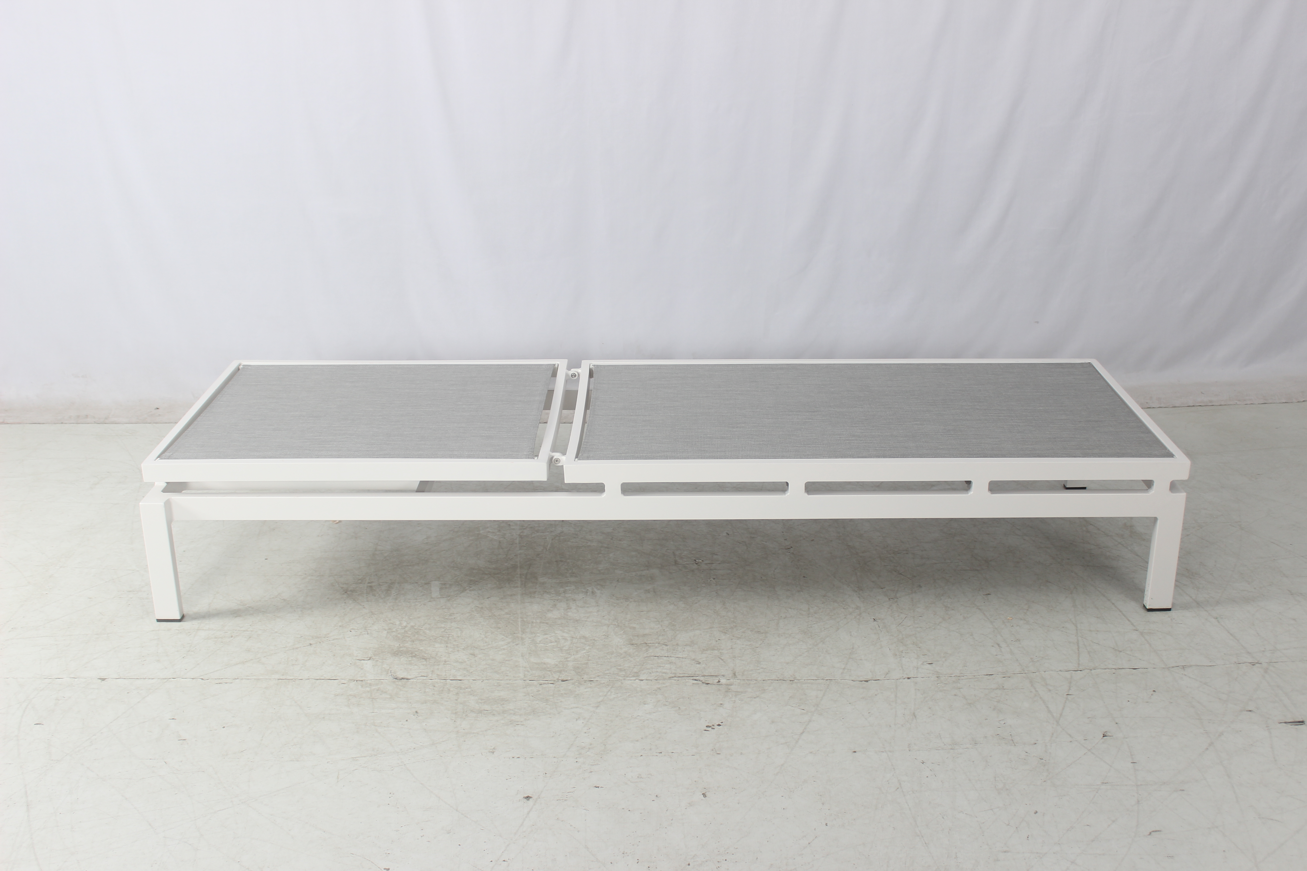 Commercial white aluminum powder coated pool sun lounger