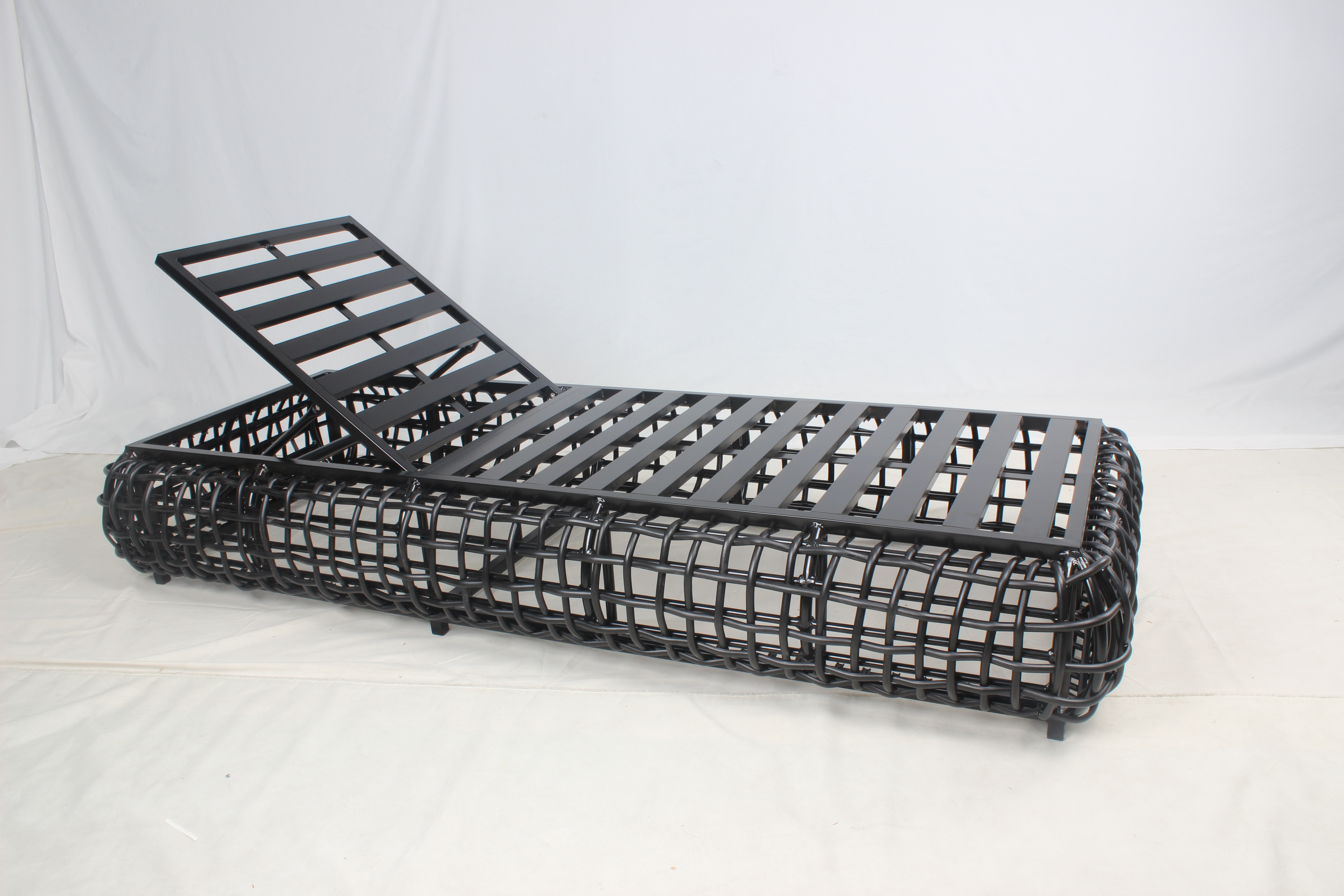 Woven black casual outdoor single bed