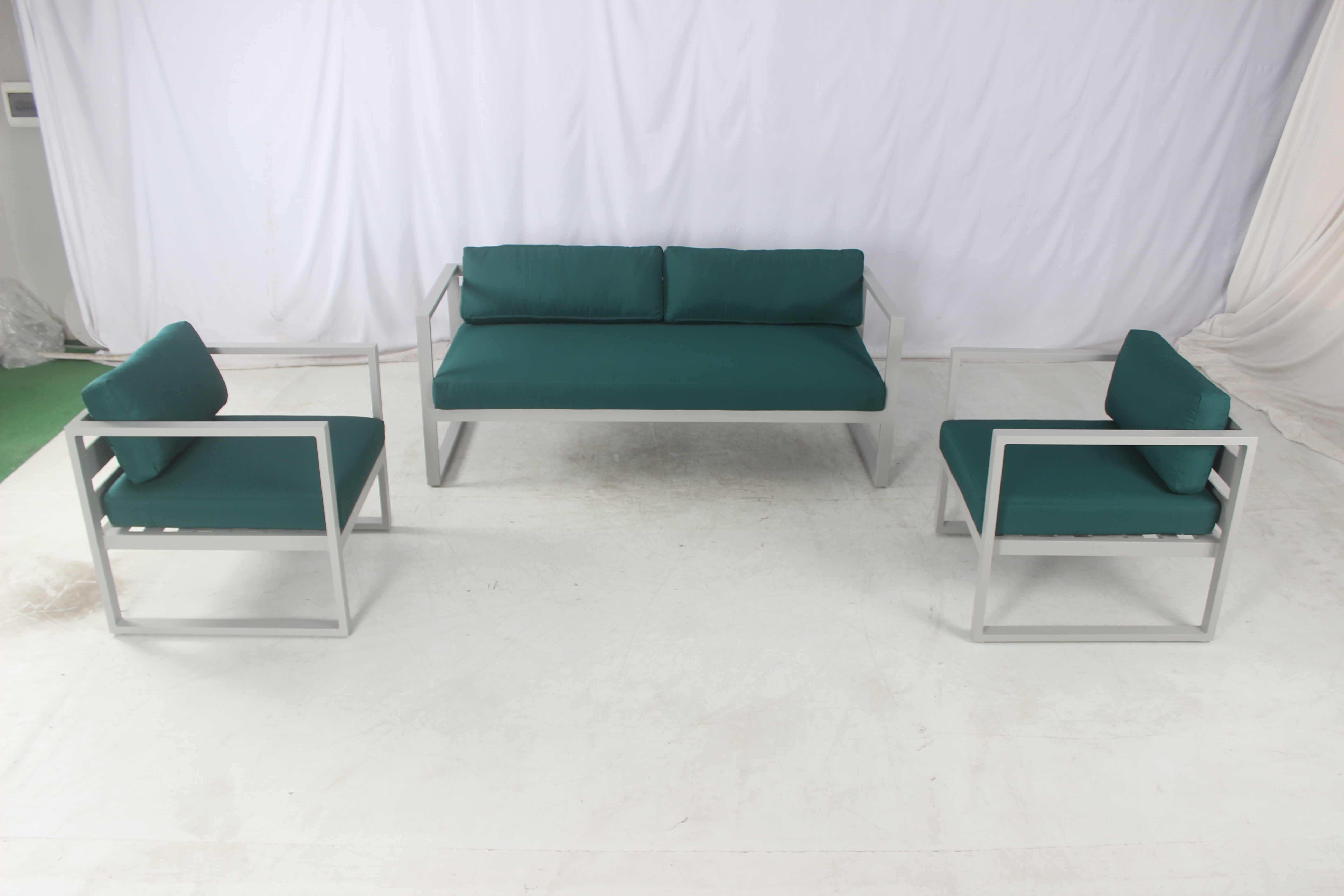 Resort 5 seater terrace outdoor aluminum seating sofa set with green cushion