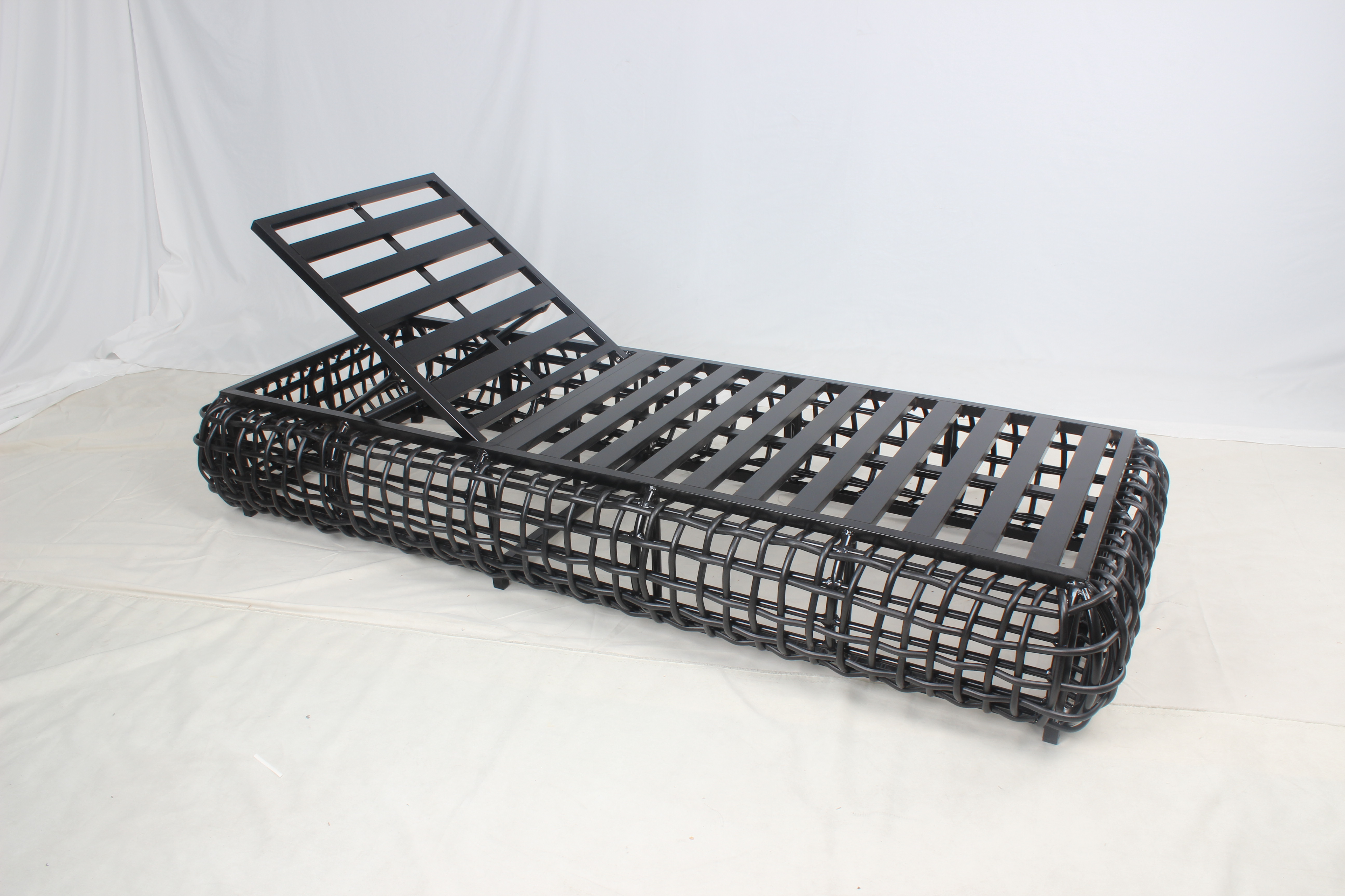 Woven black casual outdoor single bed