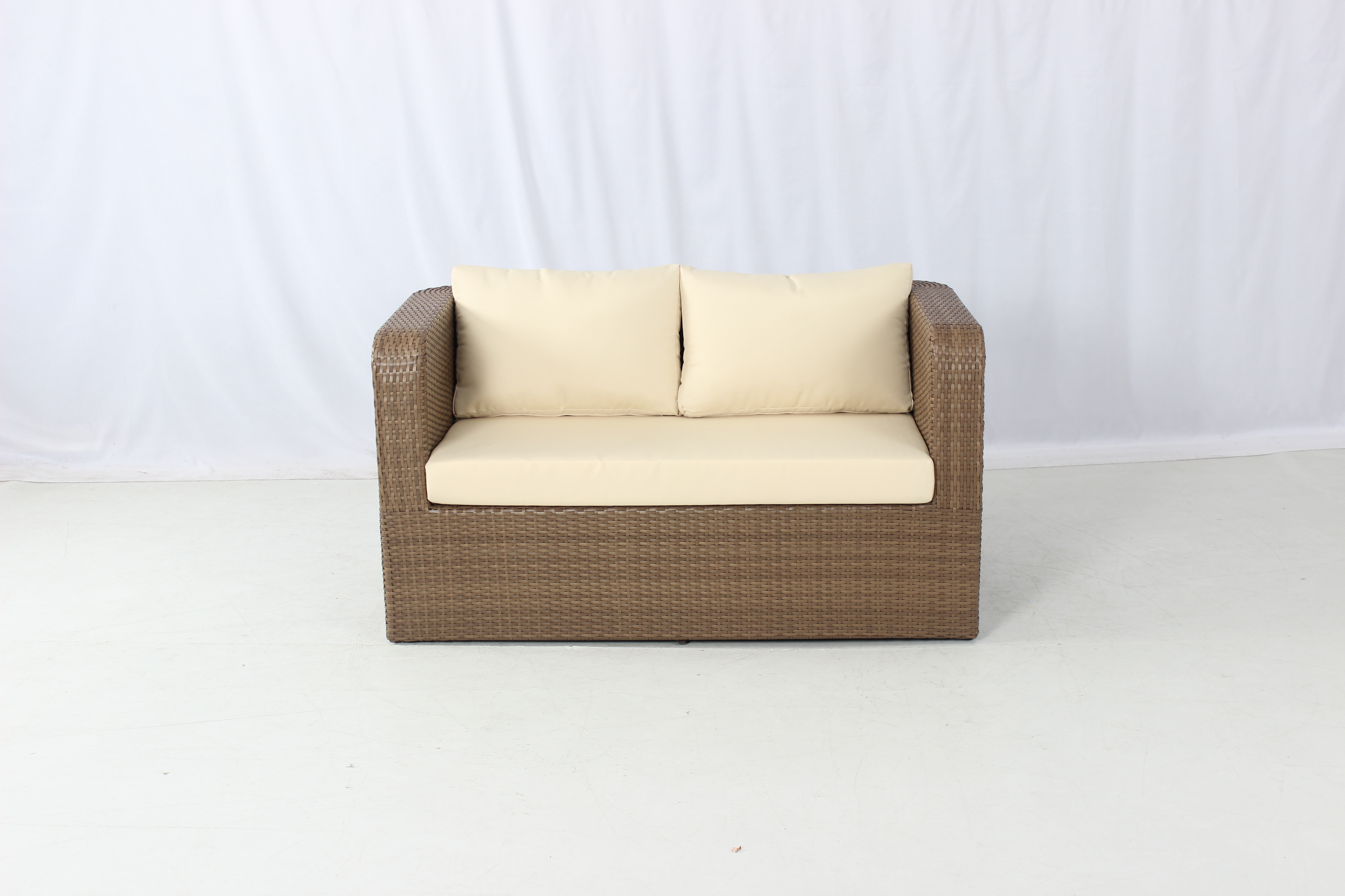 Foshan 4 pieces rattan backyard furniture sofa seating set