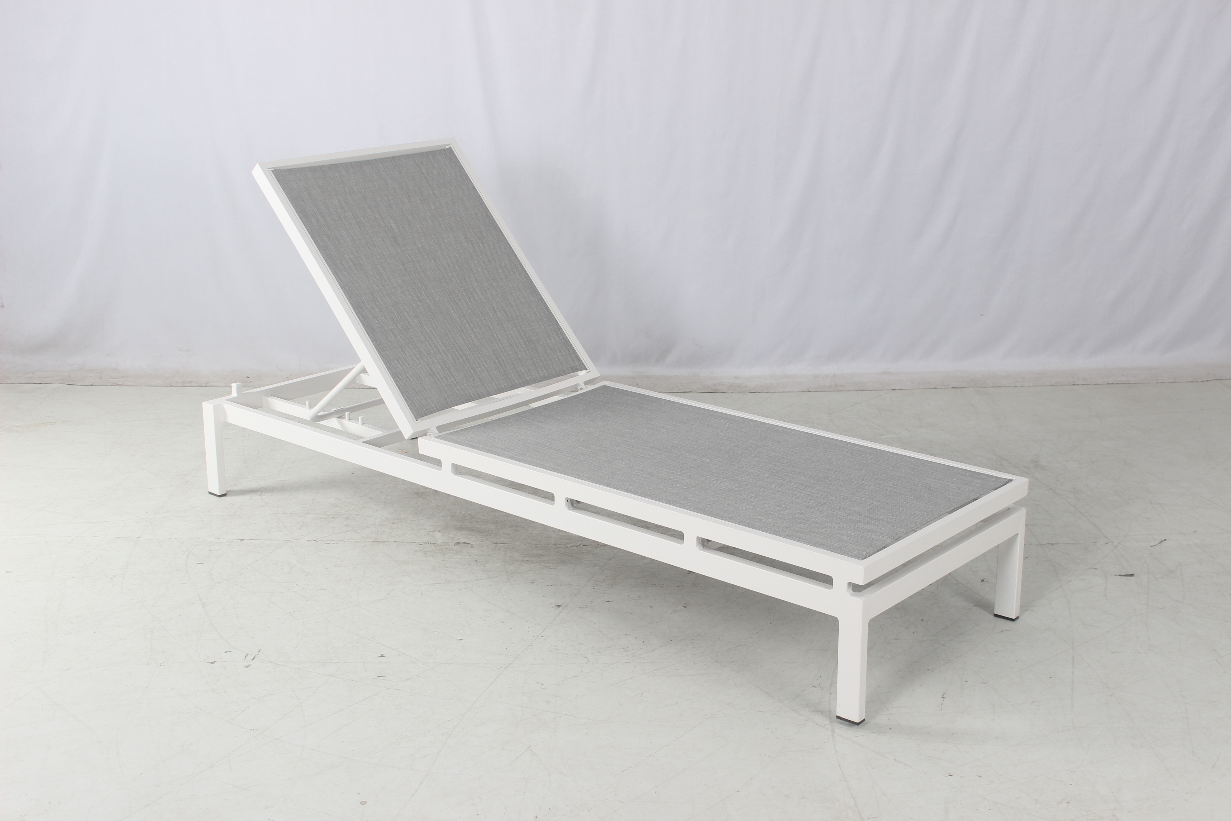 Commercial white aluminum powder coated pool sun lounger