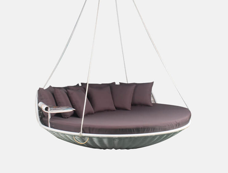 Round rattan 2024 hanging daybed