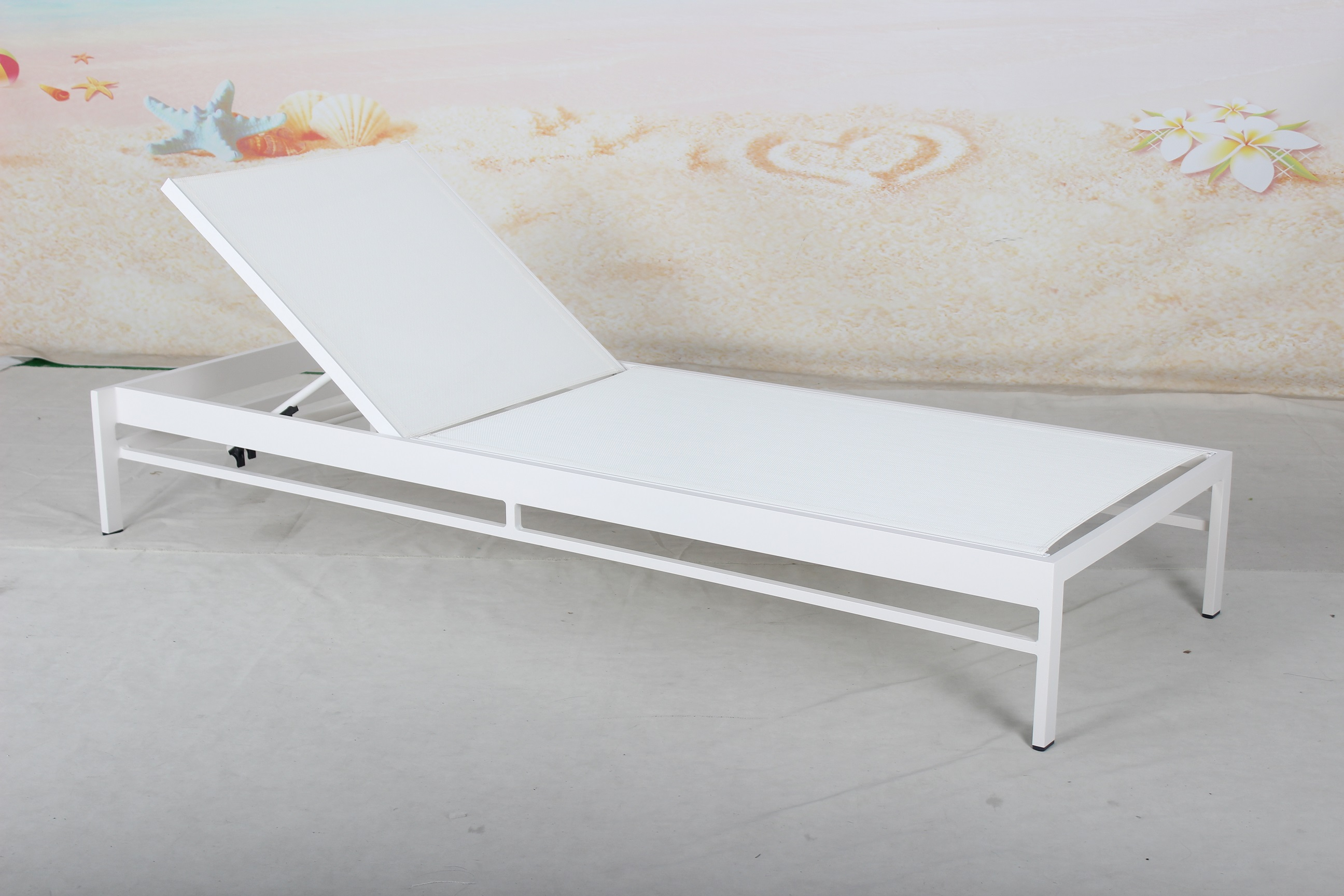 White aluminum outdoor patio sun lounger