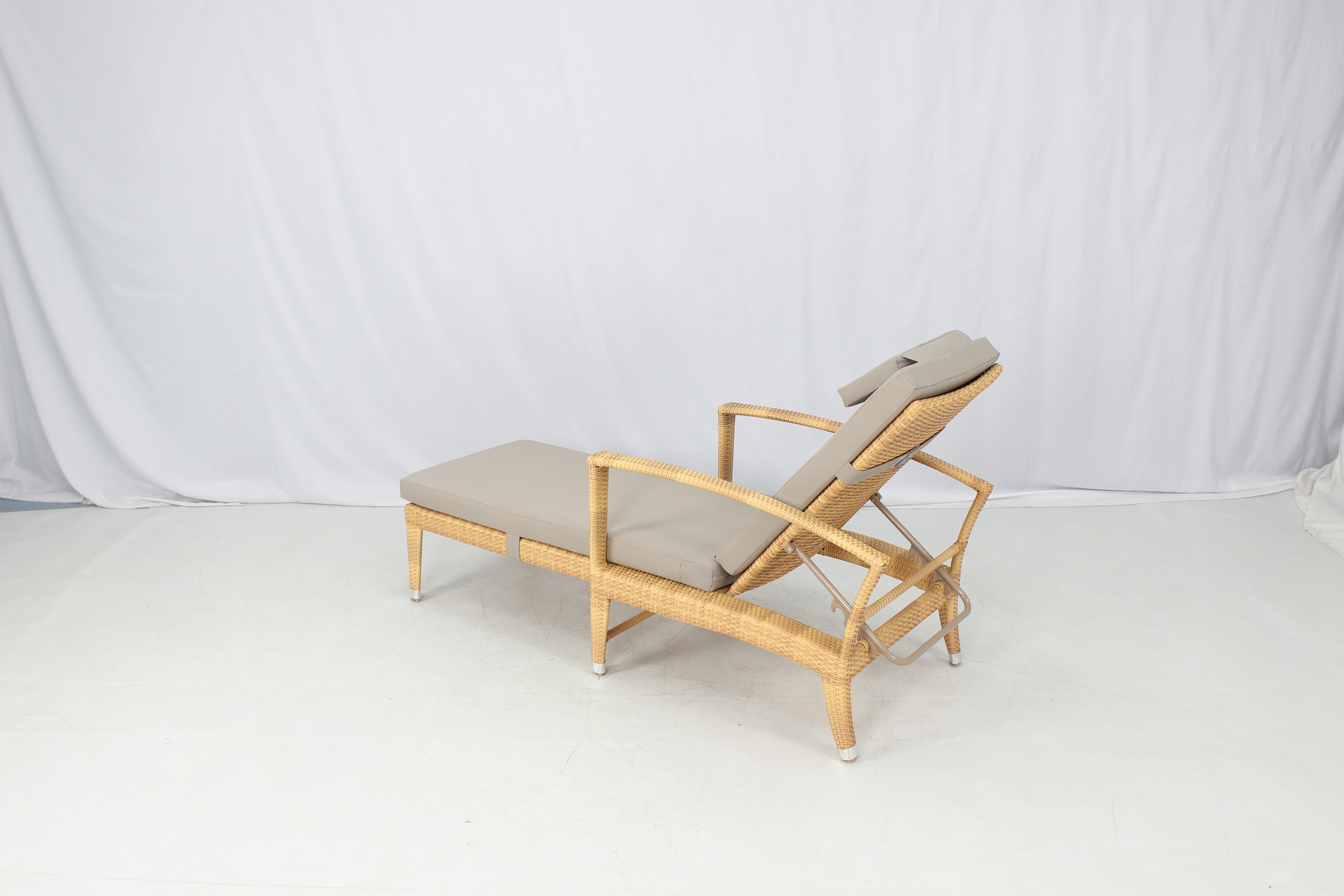 Outdoor pool wicker chaise lounge chair with side table