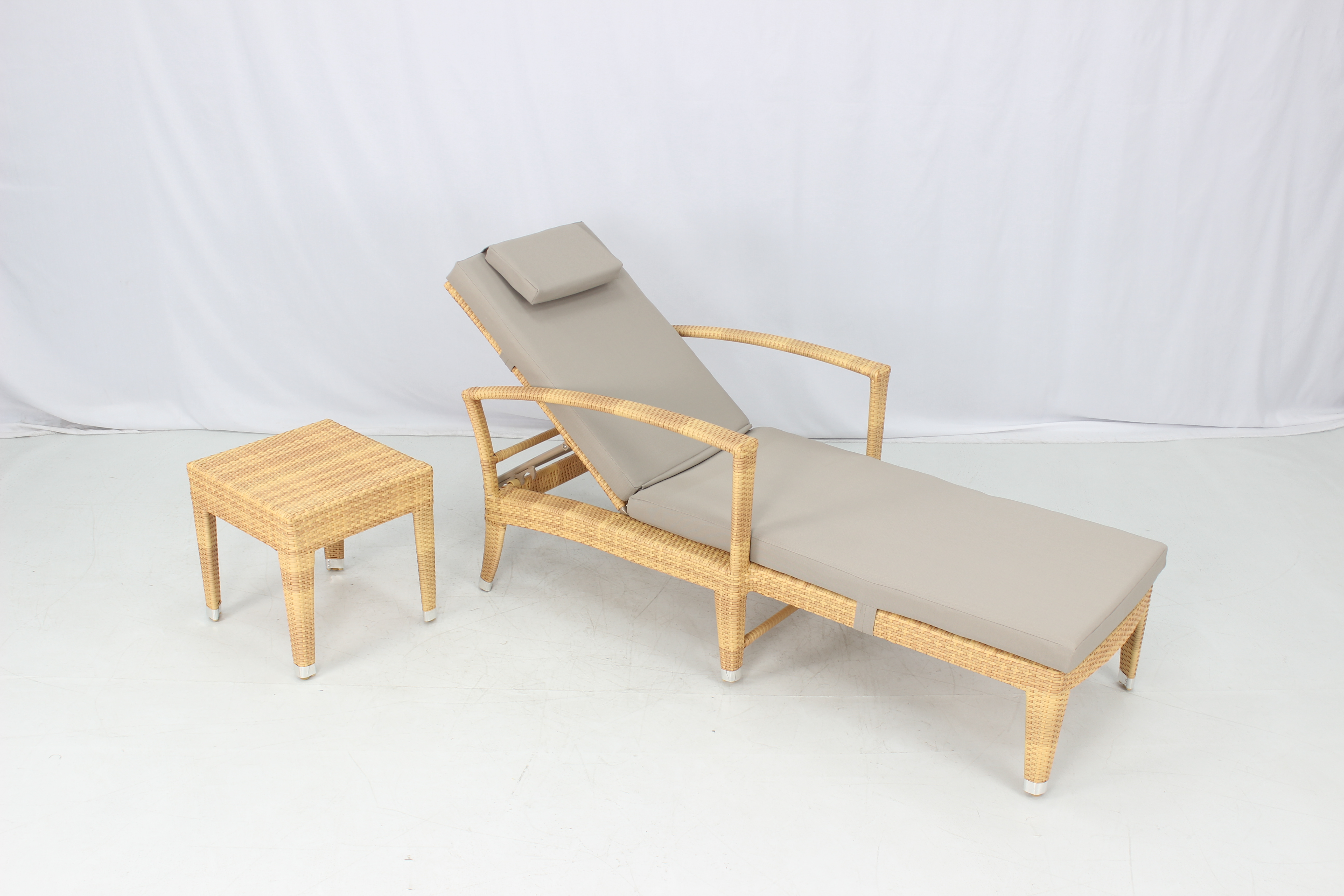 Outdoor pool wicker chaise lounge chair with side table