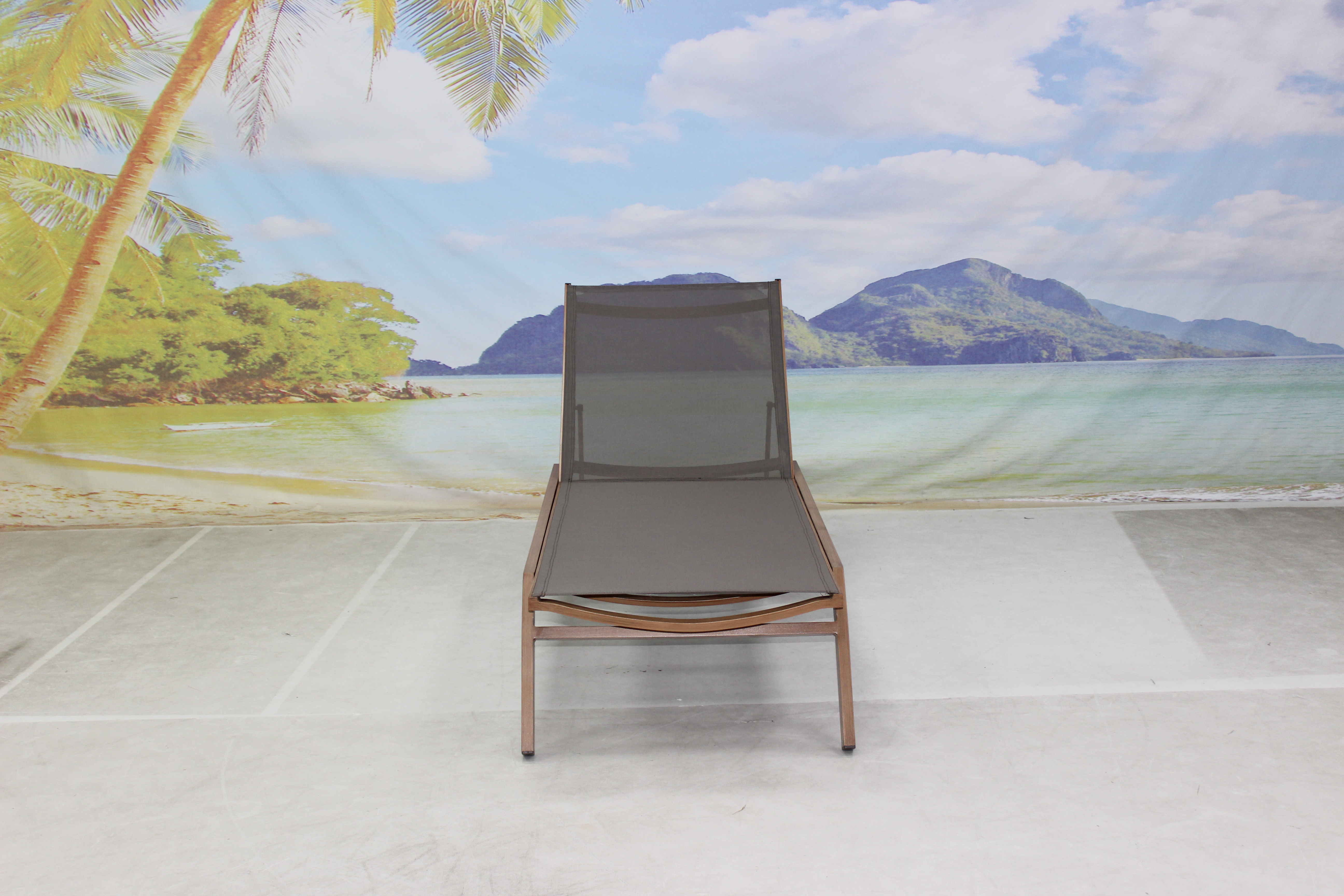 Outdoor pool aluminum and mesh chaise lounge chair