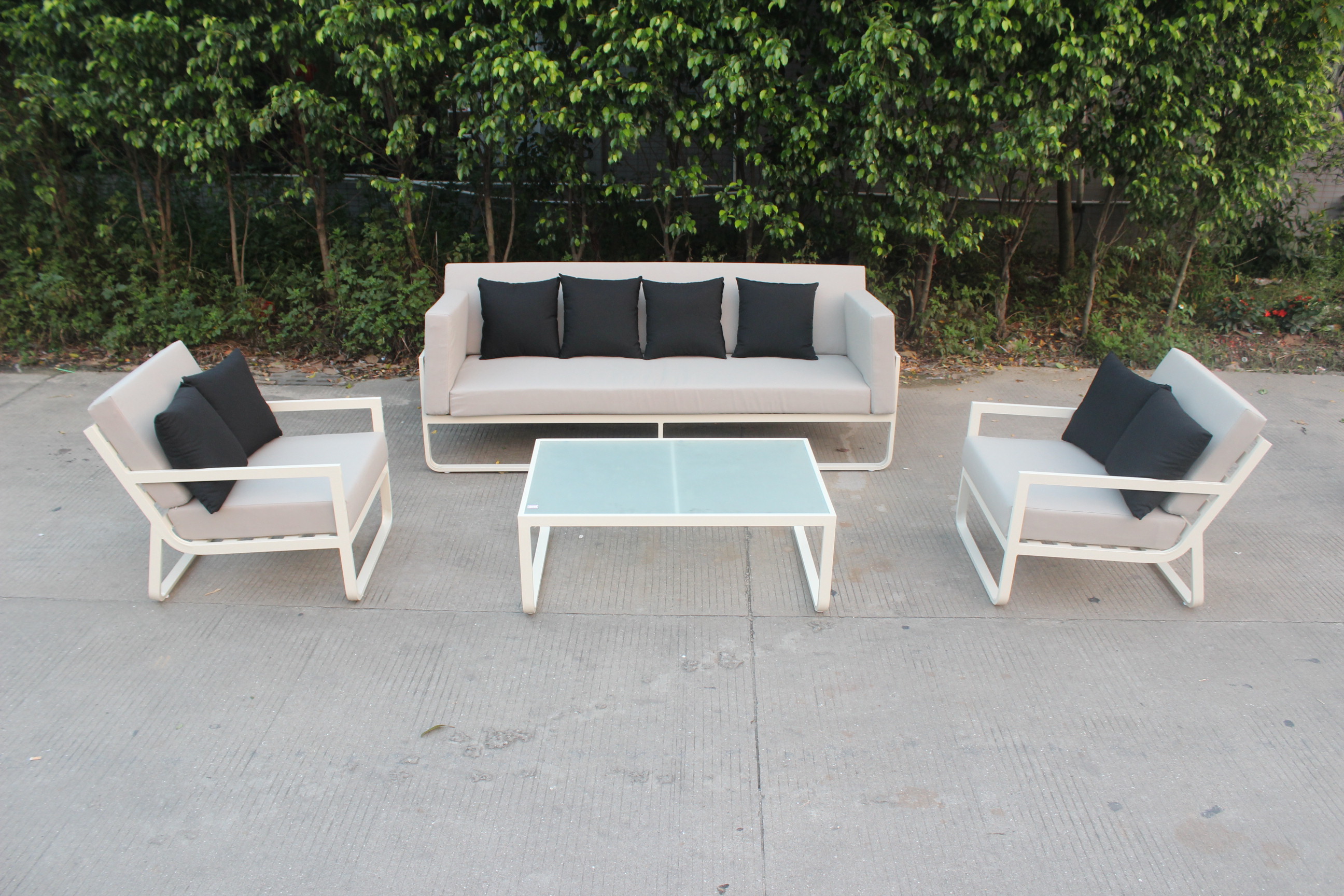 White aluminium patio garden sofa set