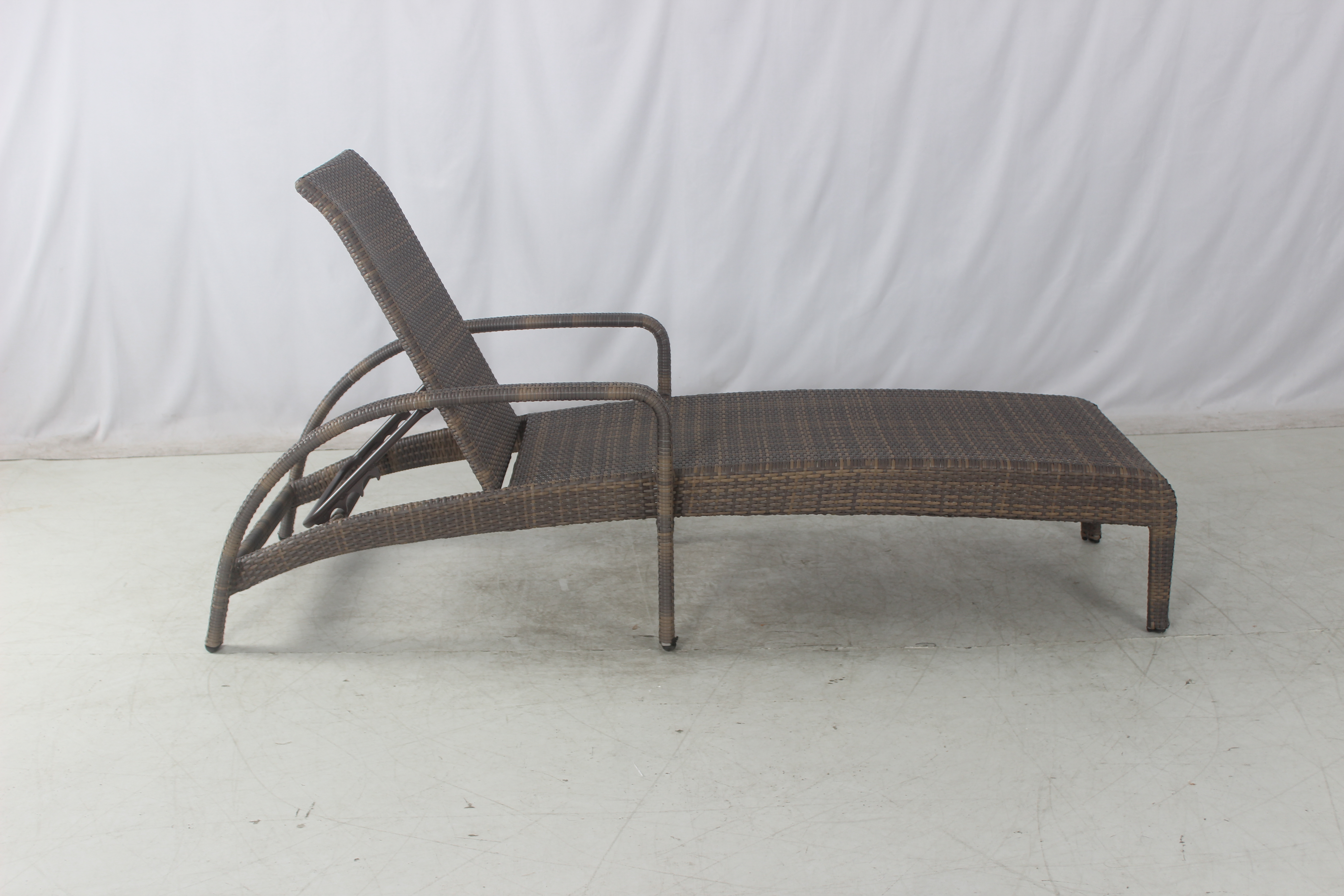 Commercial hotel outdoor rattan pool lounger chair with side table
