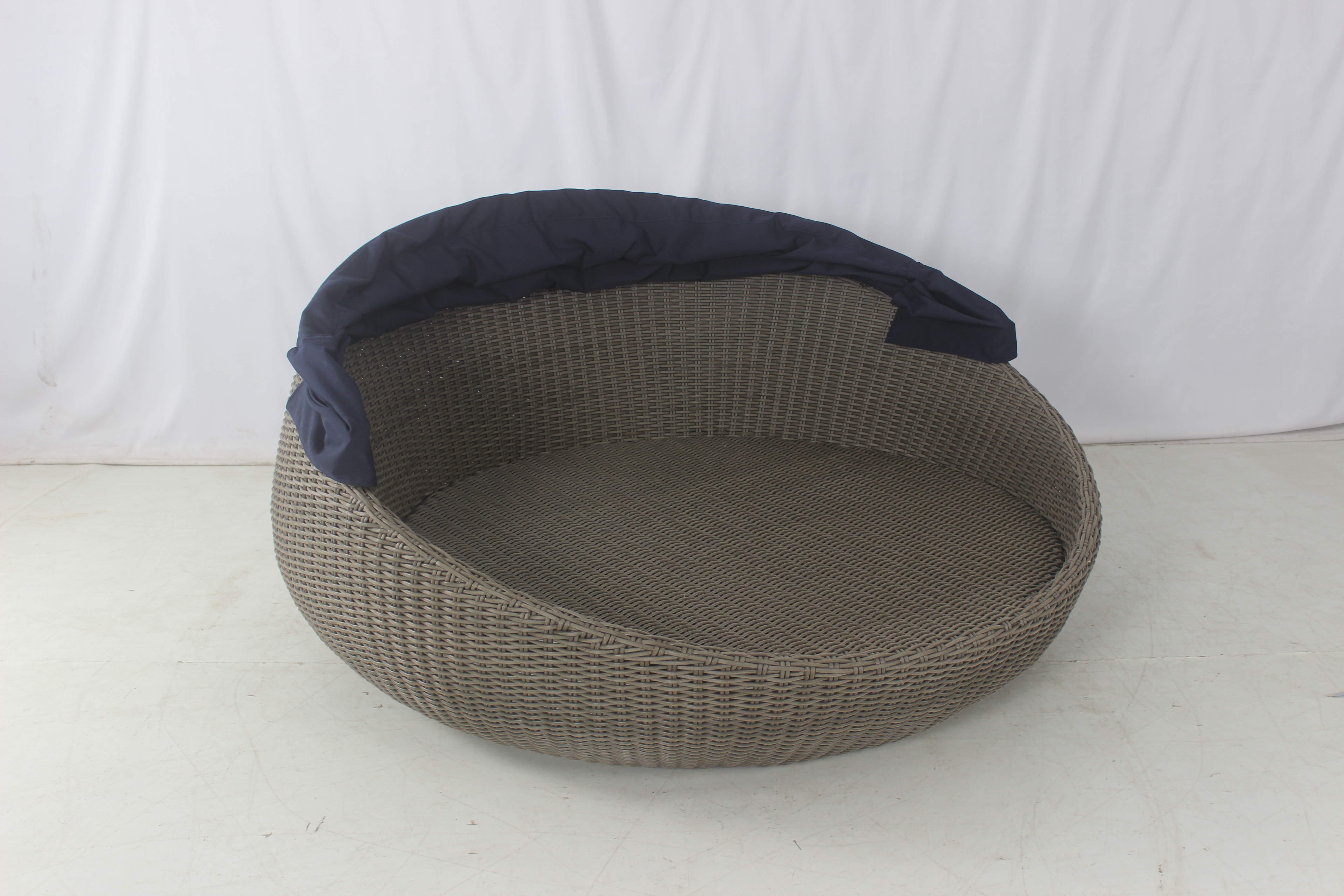 Foshan hotel outdoor pool side rattan daybed with blue canopy