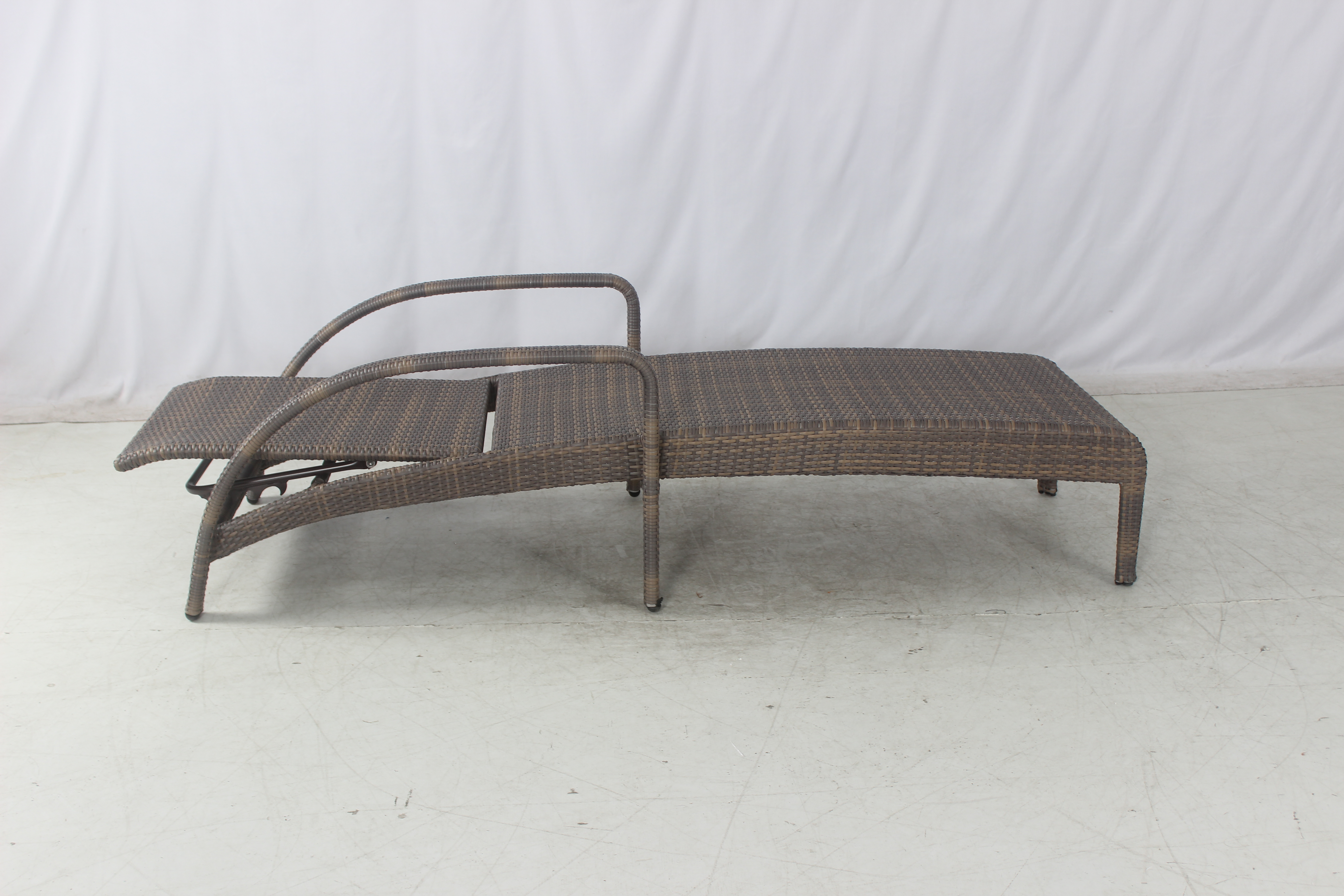 Commercial hotel outdoor rattan pool lounger chair with side table